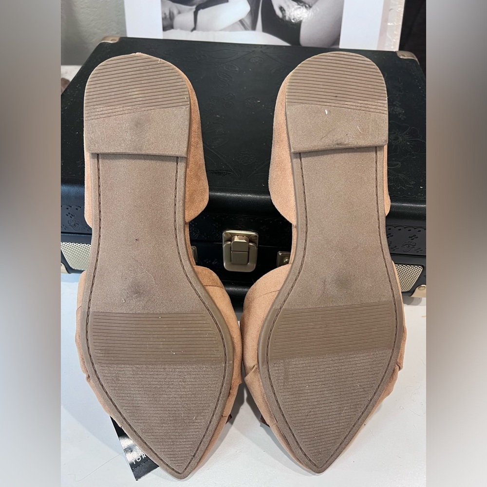 Torrid Twist Bow D'Orsay Flat (WW) Tan - Picture 4 of 5